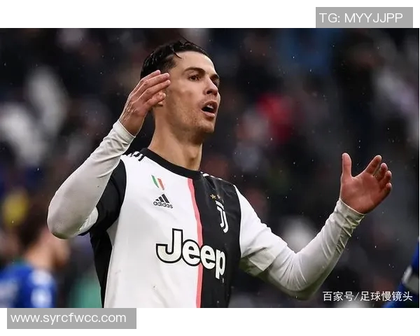 扎头发的白人足球明星如何在赛场上展现独特魅力与风格