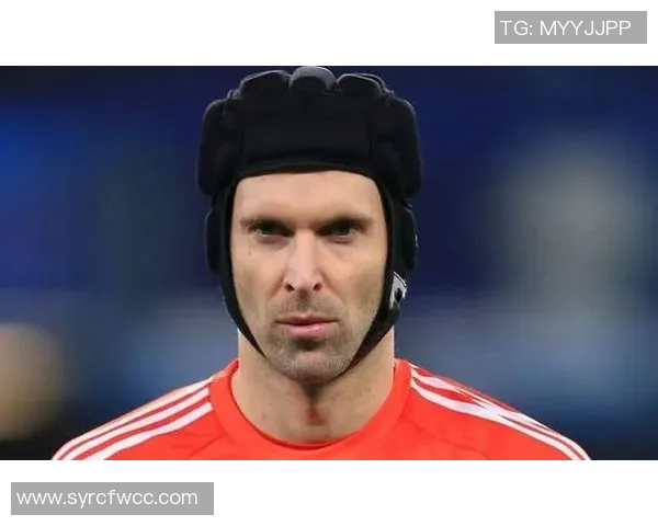 足球明星仿真头套创意设计与真实效果对比图赏析